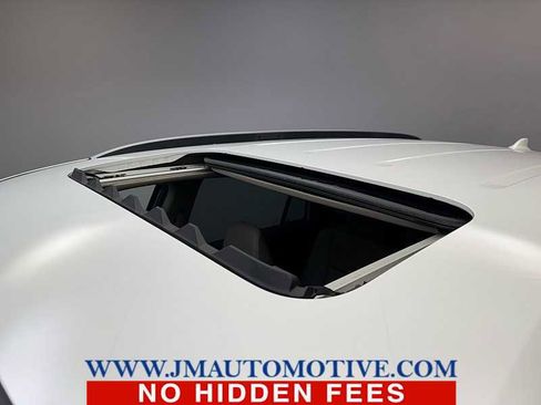 Used 2022 Honda Pilot Touring image 11