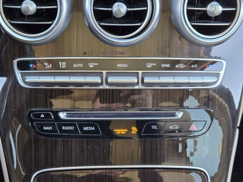 Used 2019 Mercedes-Benz GLC 300 image 22