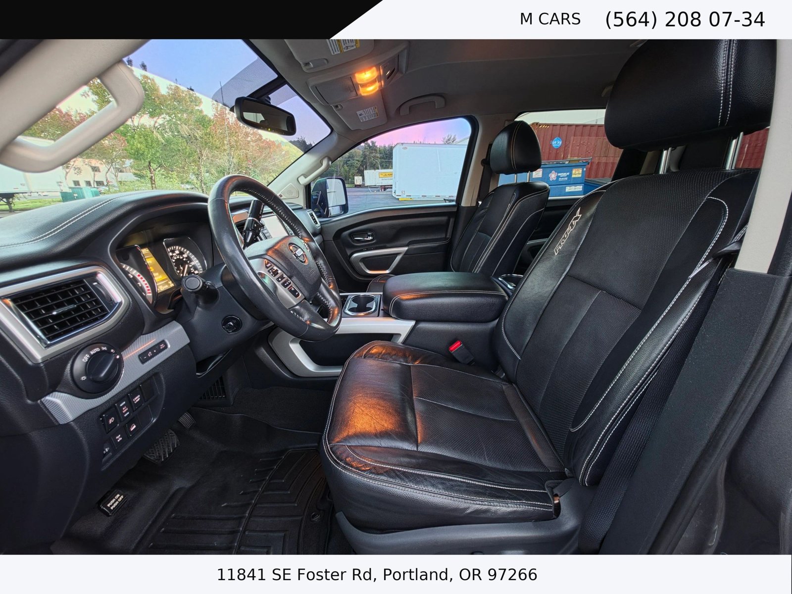Used 2017 Nissan Titan PRO-4X w/ Pro-4x Convenience Package AWD/4WD image 11
