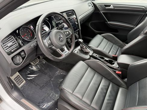 Used 2018 Volkswagen GTI SE w/ SE Leather Package image 24