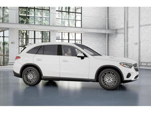 Used 2025 Mercedes-Benz GLC 300 image 14