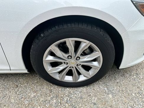 Used 2020 Chevrolet Malibu LT FWD image 46