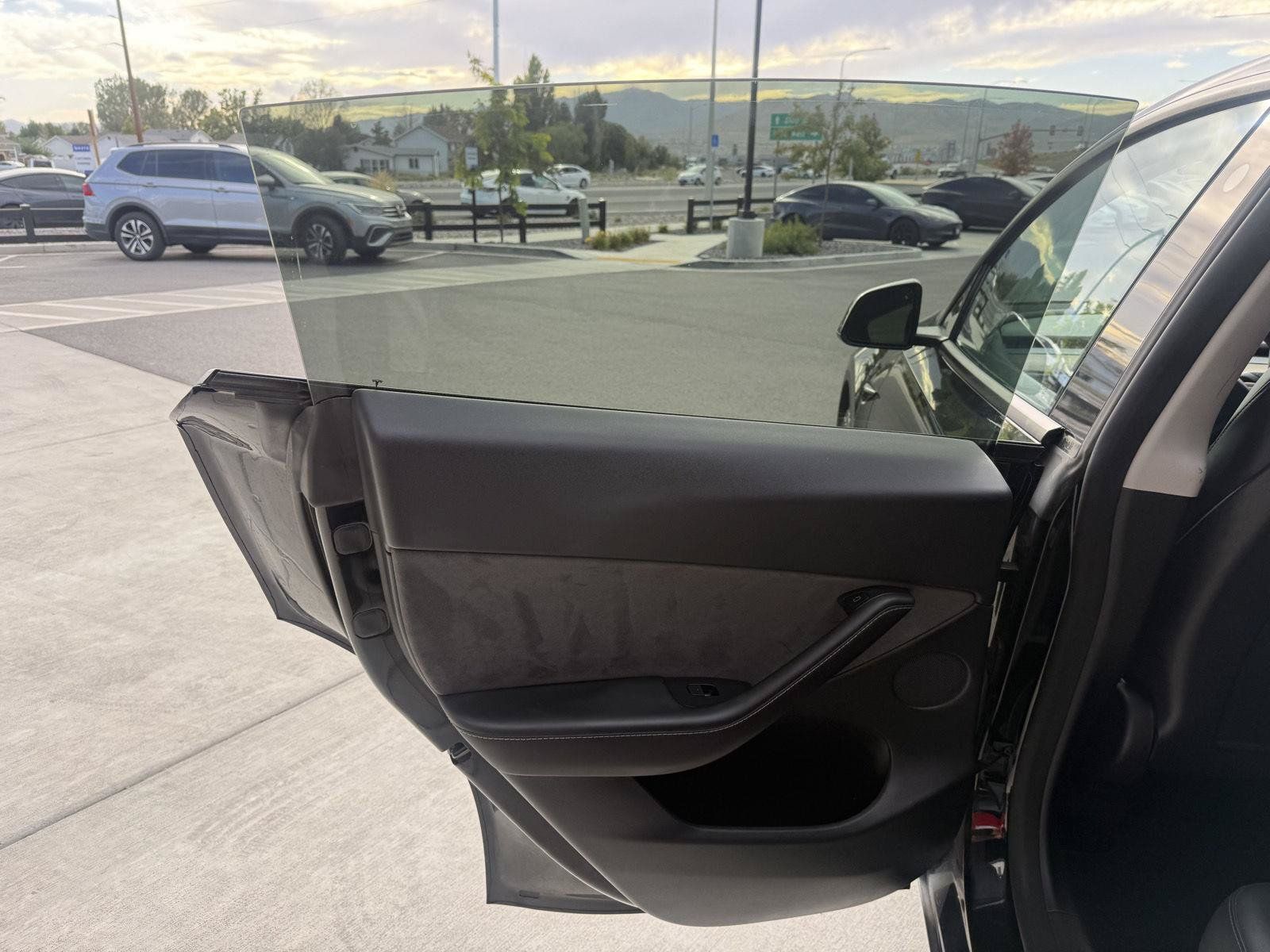 Used 2022 Tesla Model Y Long Range AWD/4WD image 14
