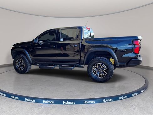 Used 2025 Chevrolet Colorado ZR2 w/ Technology Package AWD/4WD image 9