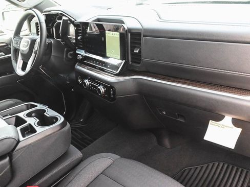 Used 2024 GMC Sierra 1500 Elevation image 32