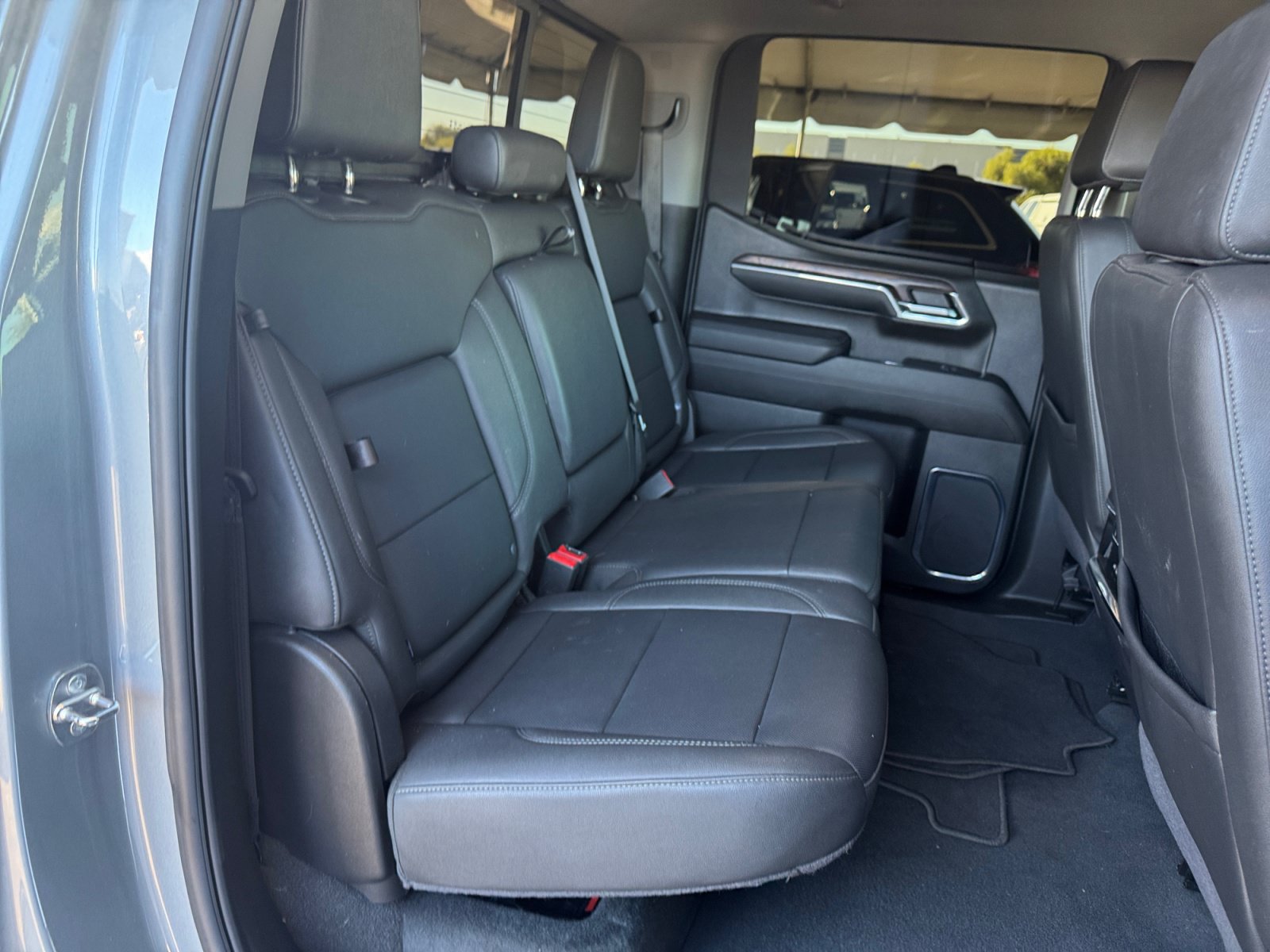 Used 2024 GMC Sierra 1500 SLT w/ SLT Premium Plus Package AWD/4WD image 28