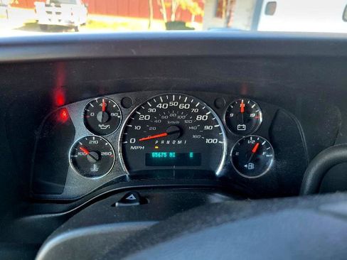 Used 2017 Chevrolet Express 3500 LT w/ LT Preferred Equipment Group image 21