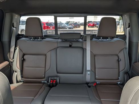 New 2026 GMC Sierra 1500 Denali w/ Denali Reserve Package AWD/4WD image 13
