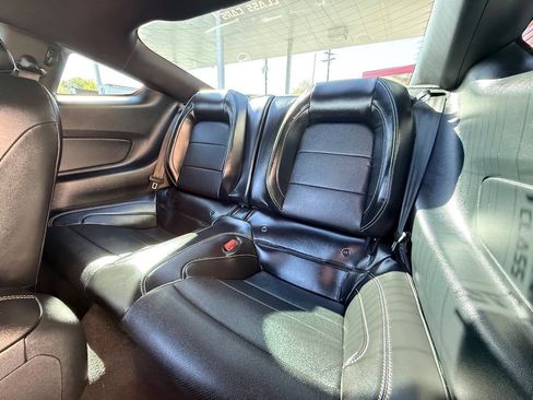 Used 2021 Ford Mustang Shelby GT500 w/ Technology Package image 31