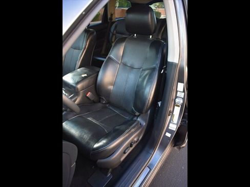 Used 2015 Nissan Pathfinder Platinum AWD/4WD image 17