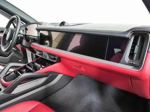 New 2026 Porsche Cayenne Coupe AWD/4WD image 26