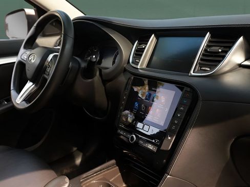 Used 2021 INFINITI QX50 Luxe w/ Accent Package FWD image 25