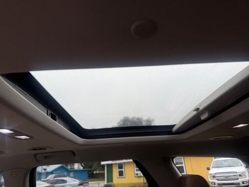 Used 2020 Buick Enclave Avenir w/ Avenir Technology Package image 11