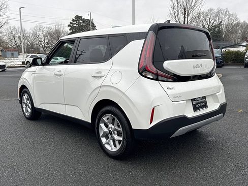 Used 2023 Kia Soul LX w/ Option Group 015 image 4