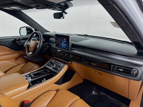 Used 2023 Lincoln Aviator Black Label w/ Dynamic Handling Package image 28