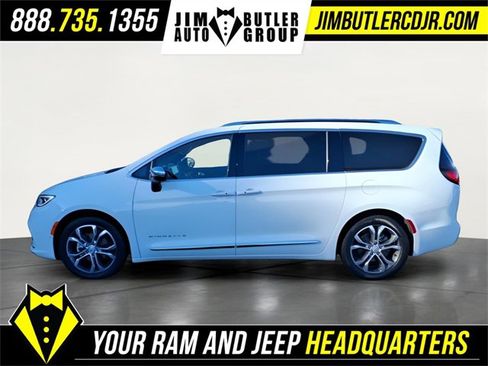 New 2026 Chrysler Pacifica Pinnacle w/ Trailer Tow Group image 2