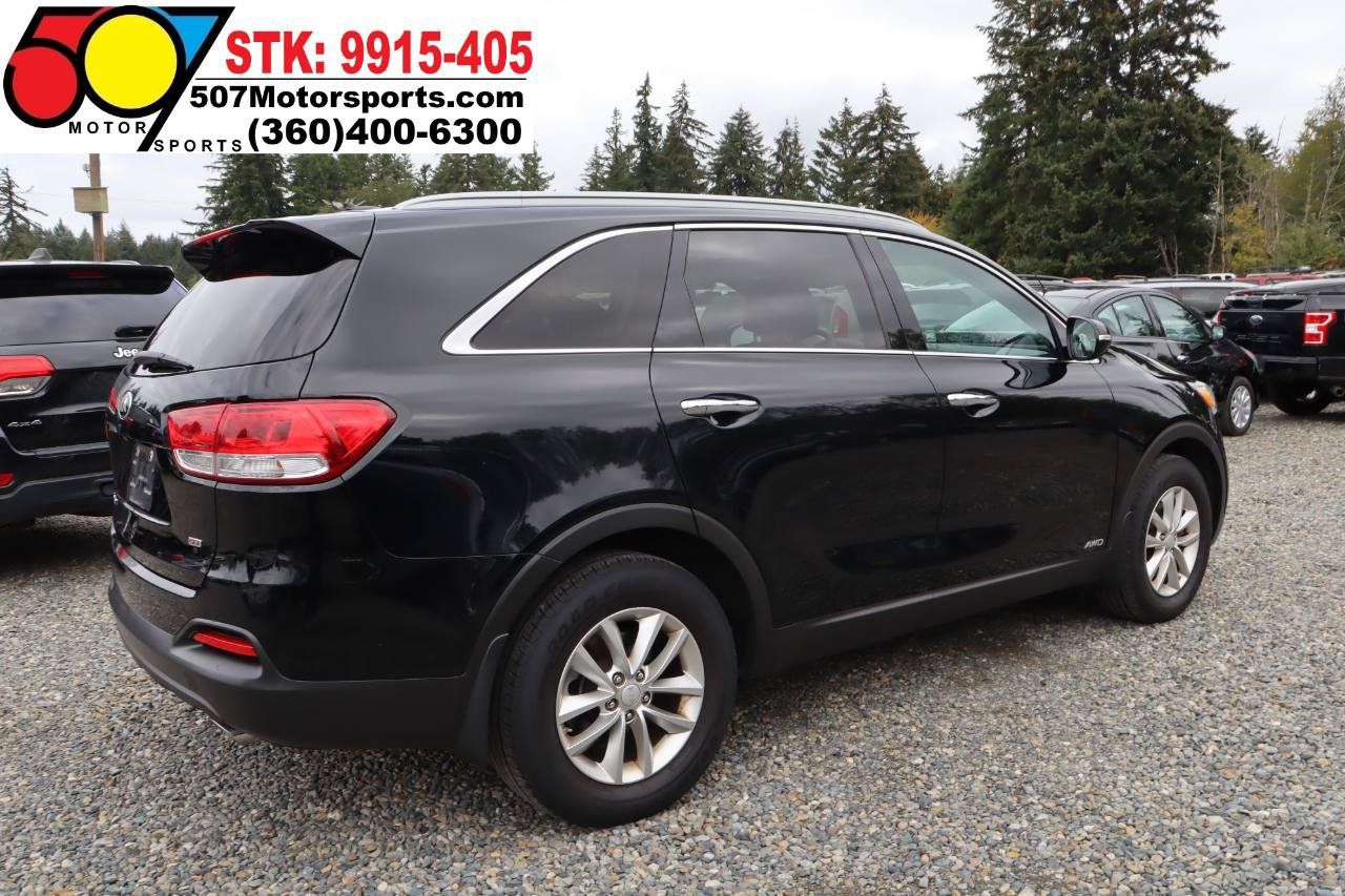 Used 2017 Kia Sorento AWD image 5