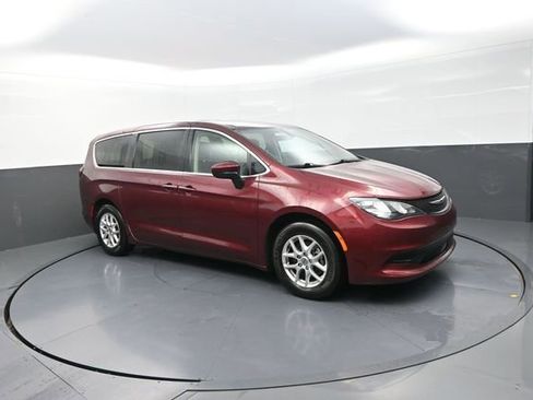 Used 2022 Chrysler Voyager LX FWD image 59