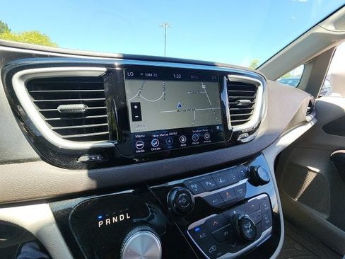 Used 2019 Chrysler Pacifica Touring Plus w/ Advanced Safetytec Group FWD image 34