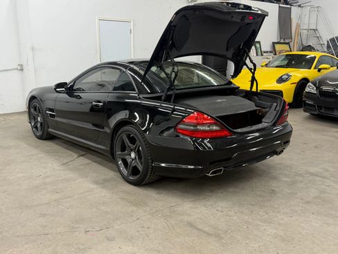 Used 2011 Mercedes-Benz SL 550 image 31