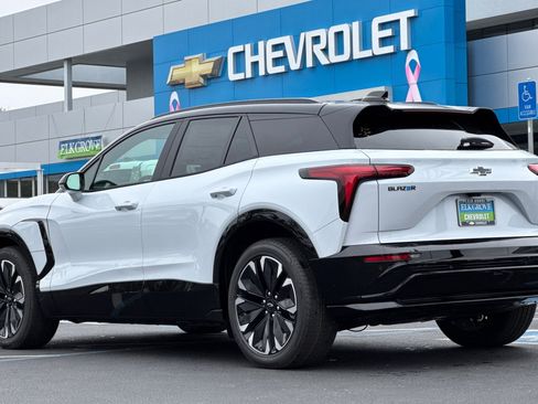 New 2026 Chevrolet Blazer EV RS image 5