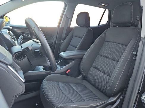 Used 2024 GMC Terrain SLE image 28