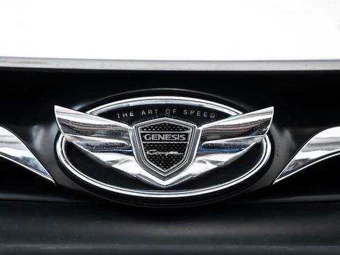 Used 2015 Hyundai Genesis 3.8 image 8