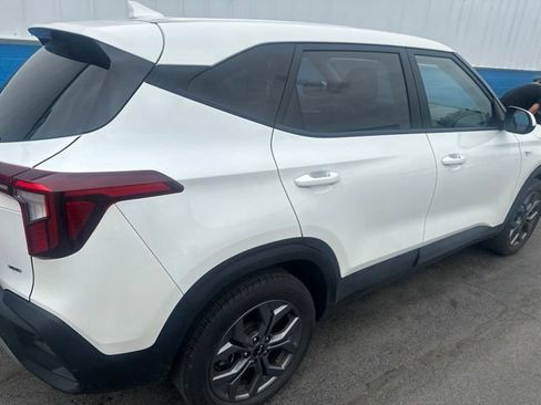 Used 2024 Kia Seltos LX AWD/4WD image 7