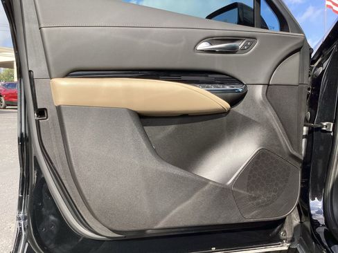 Used 2024 Cadillac XT4 Luxury w/ Cold Weather Package image 30