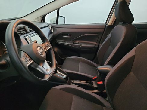 Used 2025 Nissan Versa SV FWD image 17