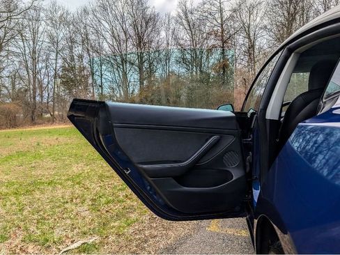 Used 2023 Tesla Model 3 Standard Range RWD image 11