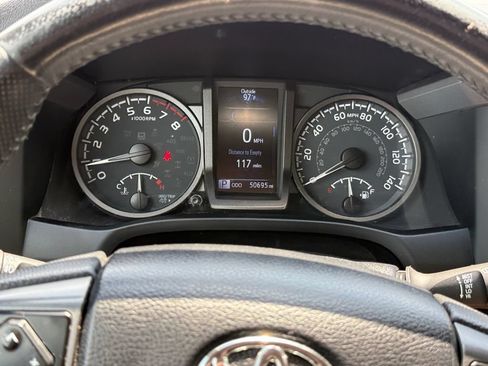 Used 2023 Toyota Tacoma TRD Sport AWD/4WD image 31