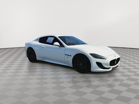 Used 2017 Maserati GranTurismo Sport image 2