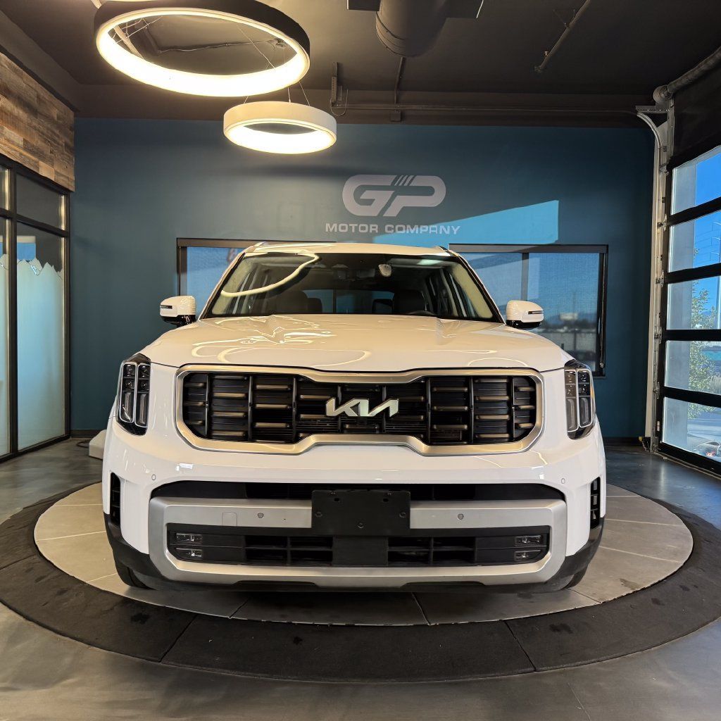 Used 2024 Kia Telluride SX Prestige w/ Towing Package AWD/4WD image 8