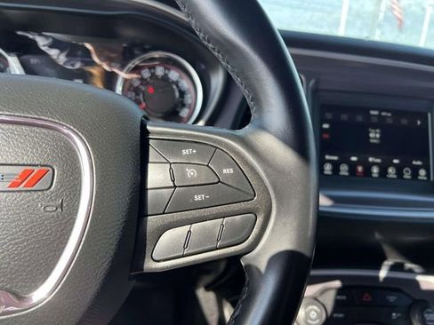 Used 2022 Dodge Challenger SXT RWD image 17