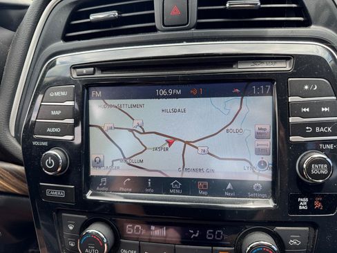 Used 2016 Nissan Maxima Platinum w/ Interior Lighting Package FWD image 30