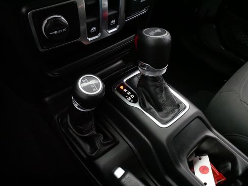Used 2022 Jeep Wrangler Sport AWD/4WD image 24