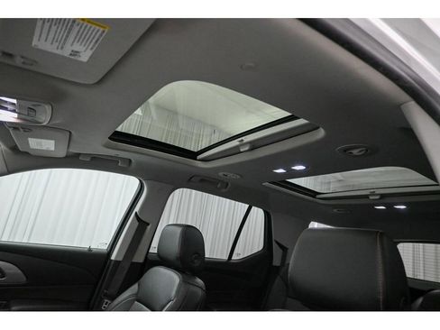 Used 2019 Chevrolet Traverse RS image 22