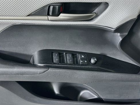 Used 2025 Toyota Camry SE FWD image 14