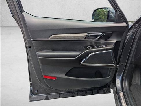 Used 2021 Kia Telluride SX w/ Towing Package FWD image 23