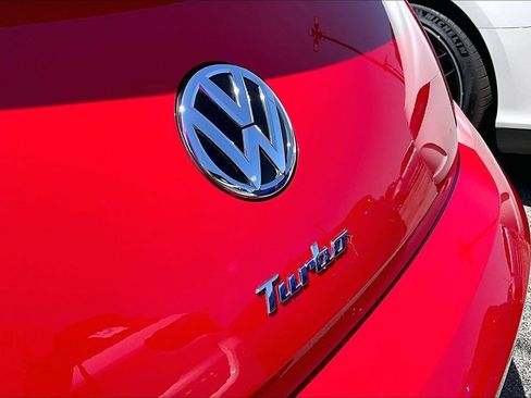 Used 2019 Volkswagen Beetle 2.0T FWD image 38