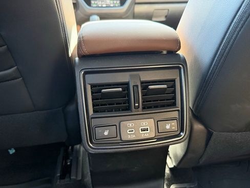 Used 2026 Subaru Forester Touring AWD/4WD image 24