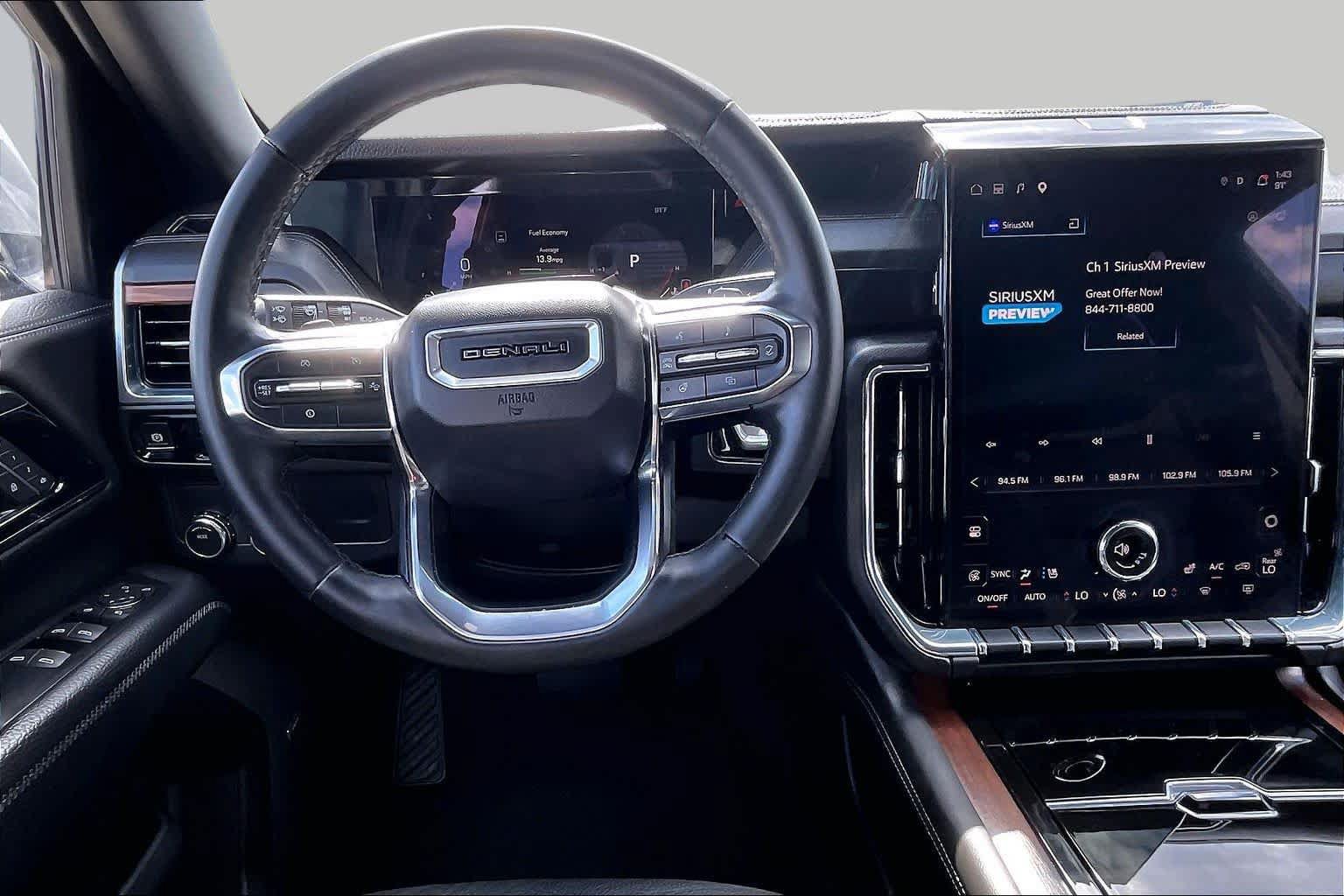 Used 2025 GMC Yukon Denali RWD image 6