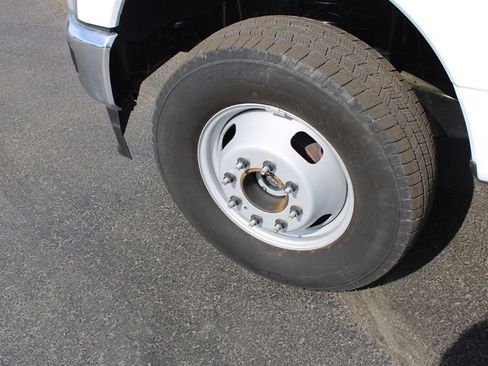 Used 2024 Ford F350 XL w/ XL Chrome Package image 28