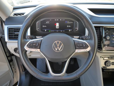 Certified 2023 Volkswagen Atlas SE w/ Black Wheel Package image 26