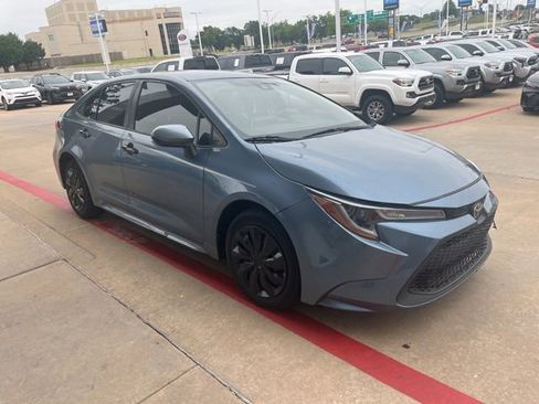 Used 2020 Toyota Corolla LE FWD image 4