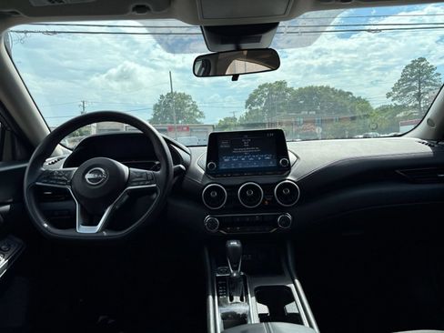 Used 2025 Nissan Sentra SV FWD image 27