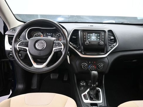 Used 2016 Jeep Cherokee Sport AWD/4WD image 11