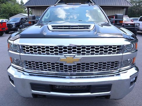 Used 2019 Chevrolet Silverado 3500 LT w/ LT Convenience Package AWD/4WD image 2