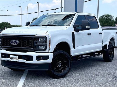 Used 2024 Ford F250 XL w/ STX Appearance Package AWD/4WD image 3